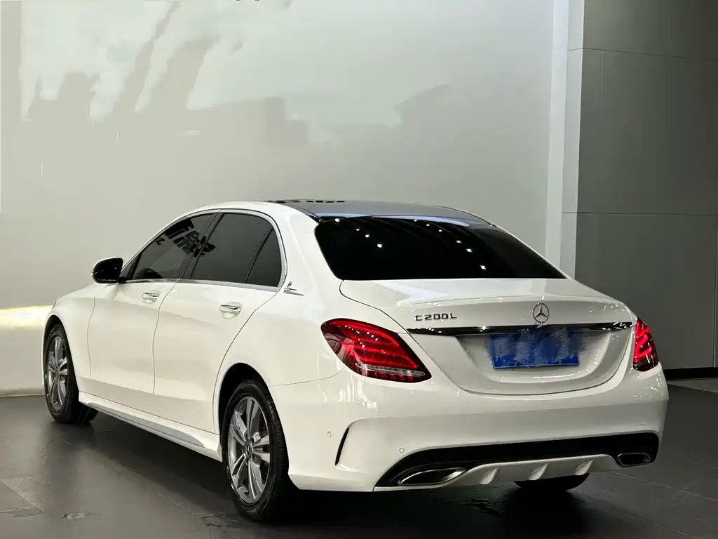 Mercedes-Benz C-Class — миниатюра 2