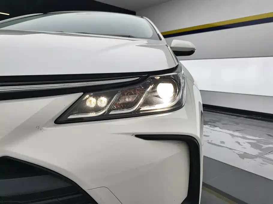 Toyota Corolla — миниатюра 5