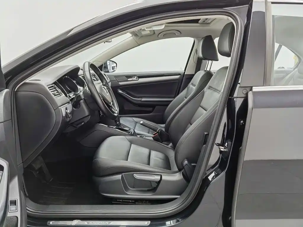 Volkswagen Sagitar — миниатюра 10