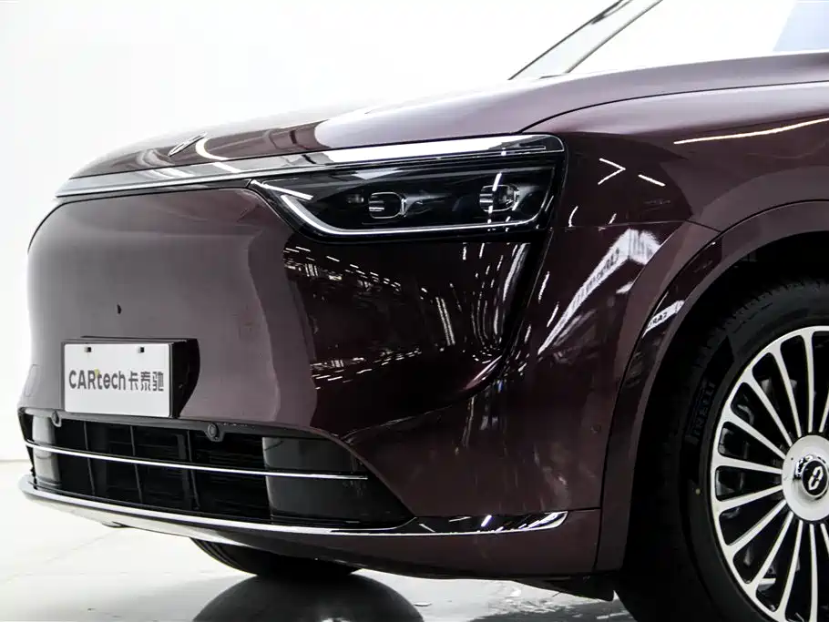 Aito M8 2025 Ultra 53.4kWh 5 мест (192 )