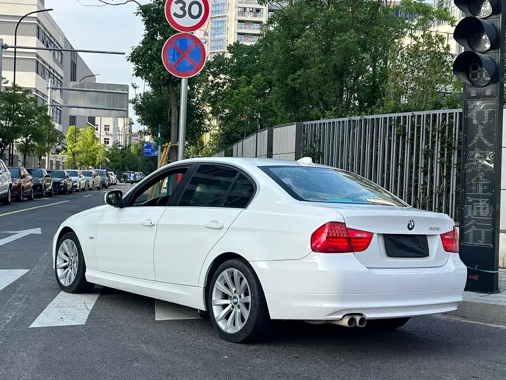 BMW 3 Series — миниатюра 5