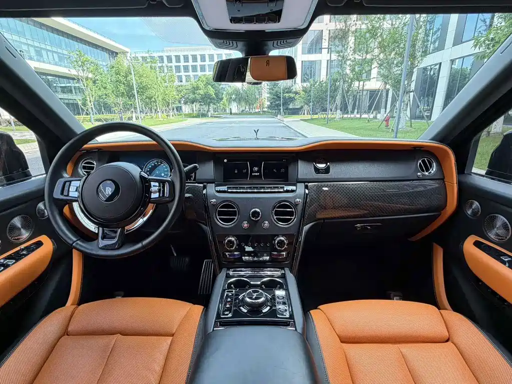 Rolls-Royce Cullinan — миниатюра 13