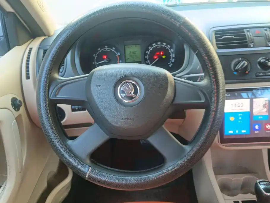 Skoda Fabia — миниатюра 15