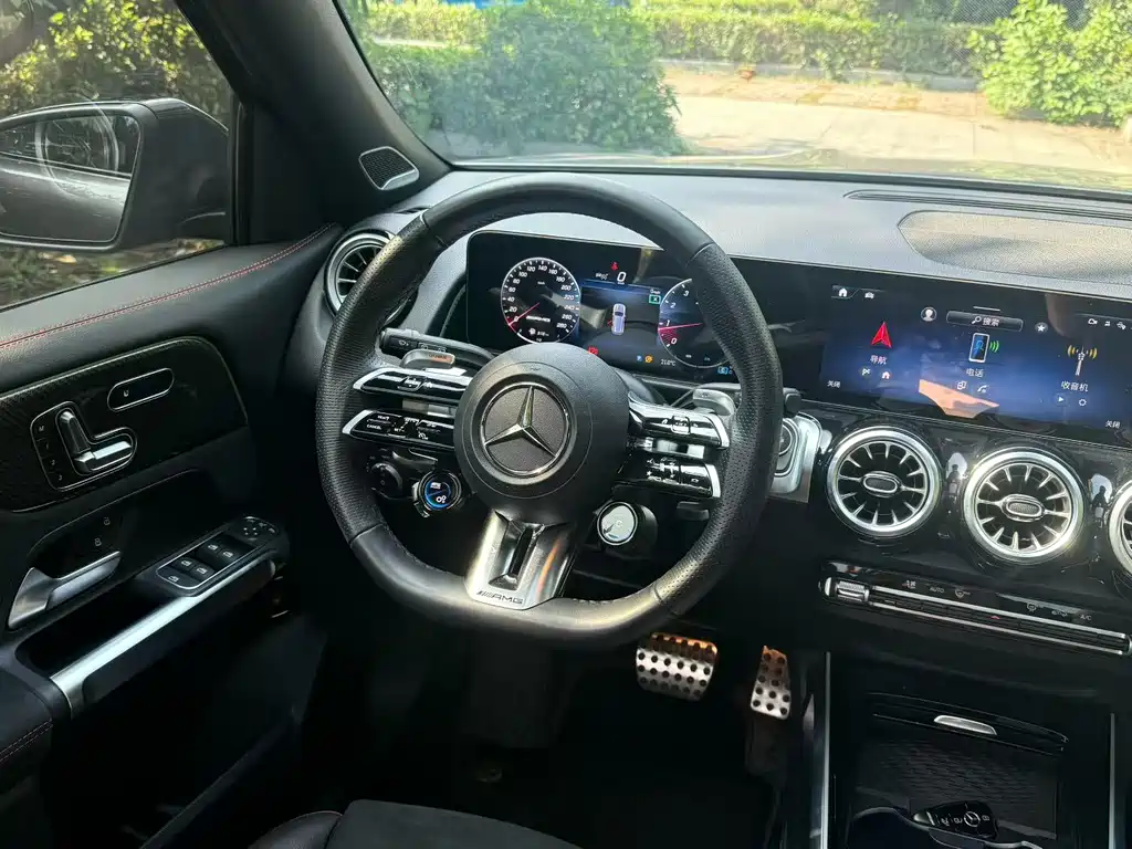 Mercedes-Benz GLB AMG — миниатюра 4