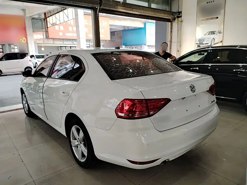 Volkswagen Lavida — миниатюра 5