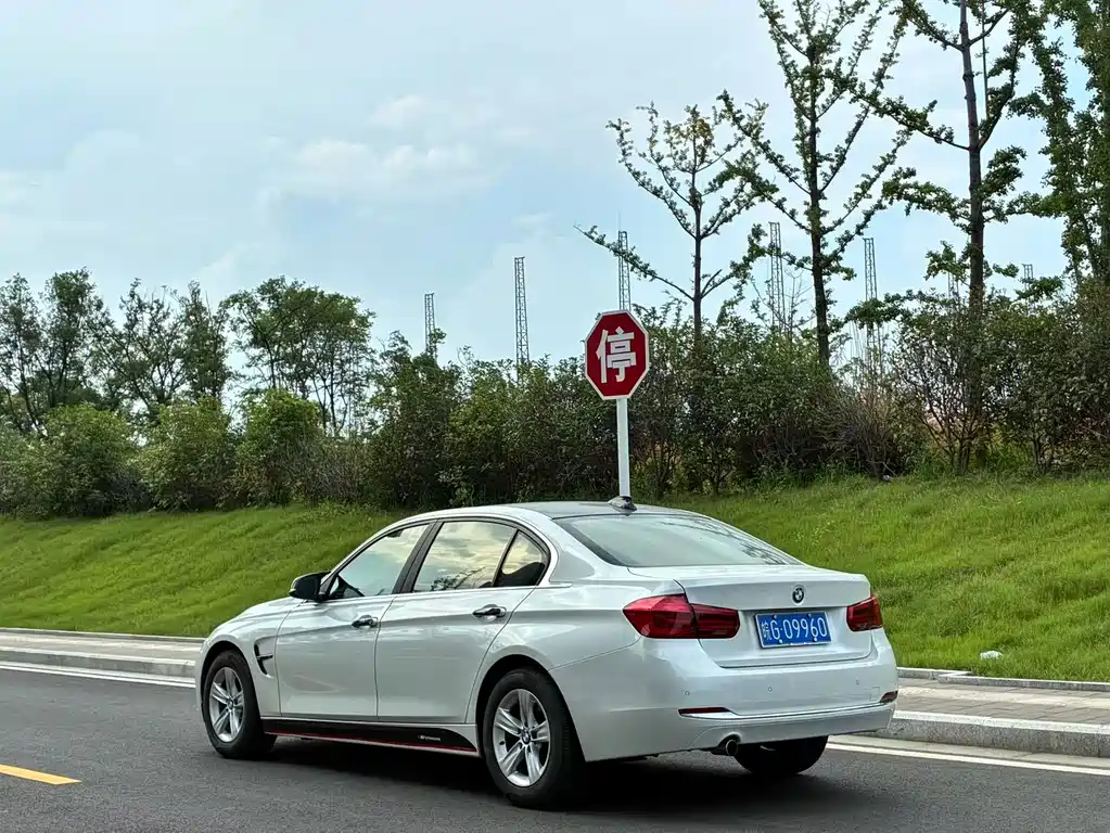BMW 3 Series — миниатюра 7