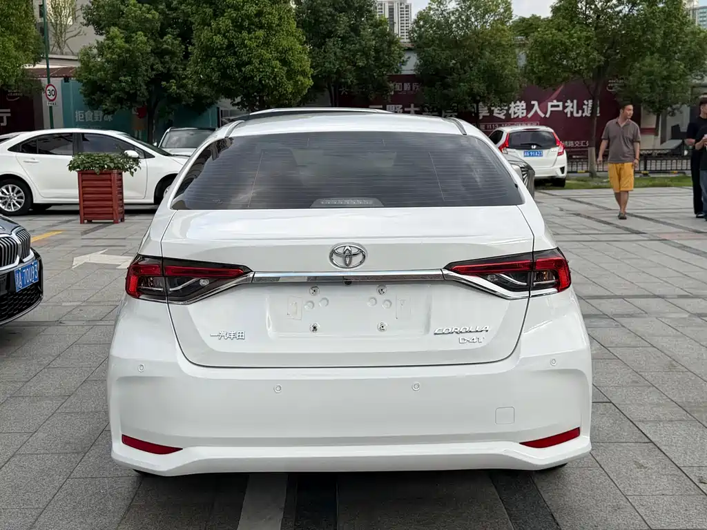 Toyota Corolla — миниатюра 11