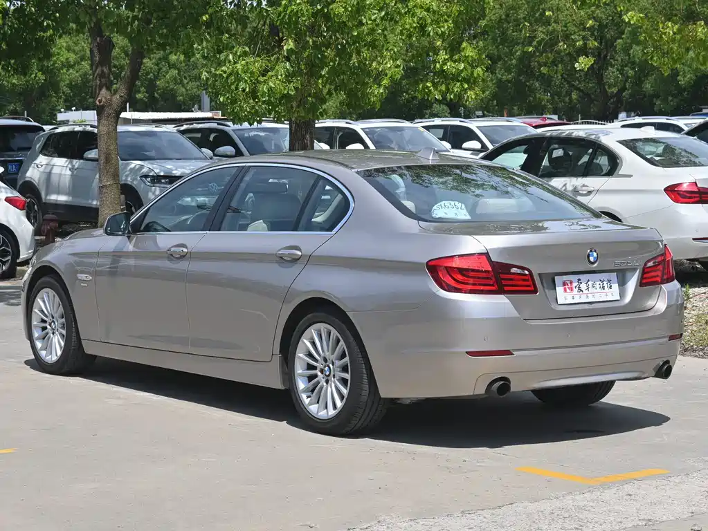 BMW 5 Series — миниатюра 3