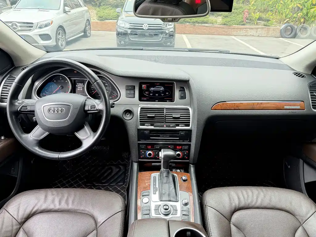 Audi Q7 — миниатюра 12
