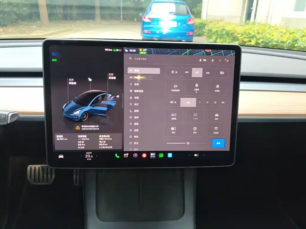 Tesla Model 3 — миниатюра 13