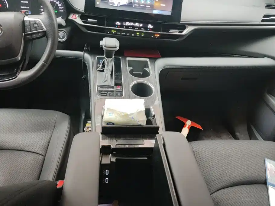 Toyota Sienna — миниатюра 16