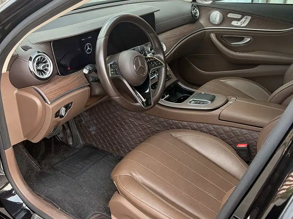 Mercedes-Benz E-Class — миниатюра 4