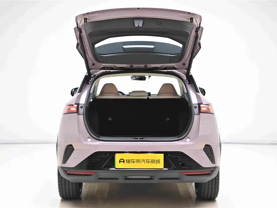 Lynk & Co 06 EM-P — миниатюра 10