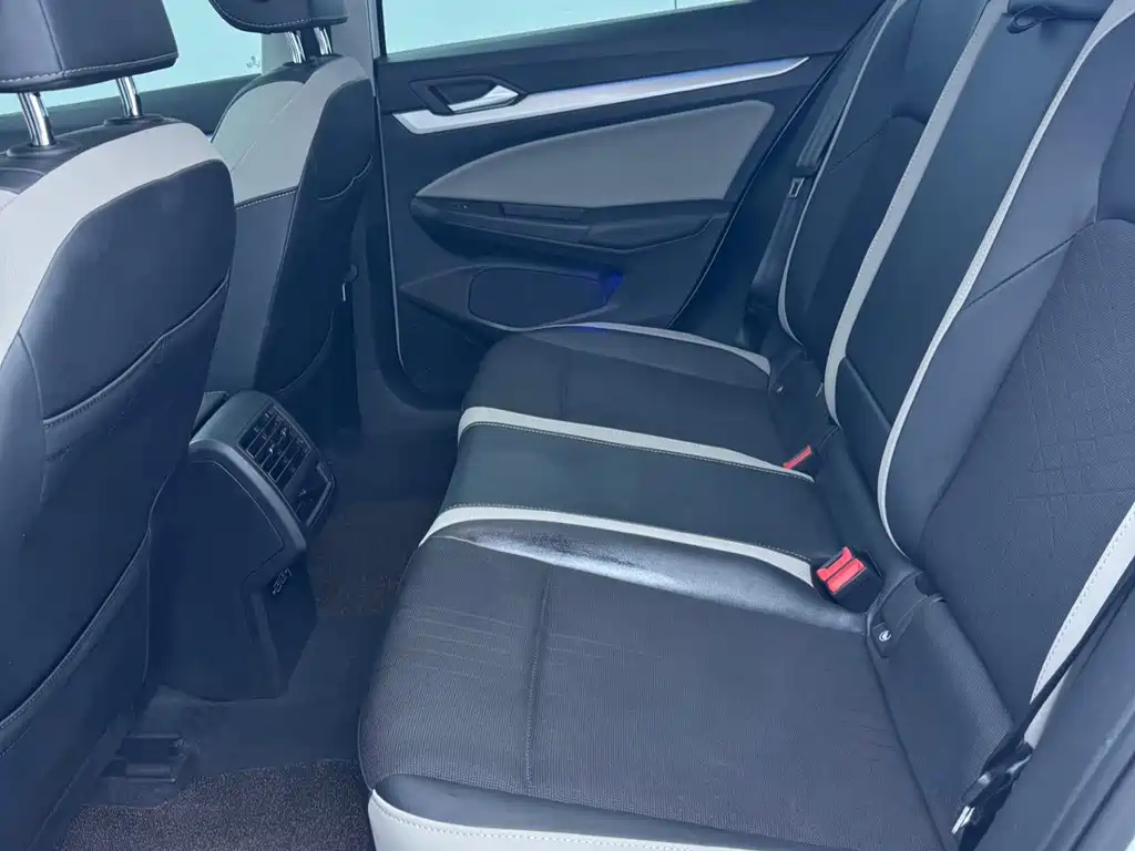 Volkswagen Golf — миниатюра 13