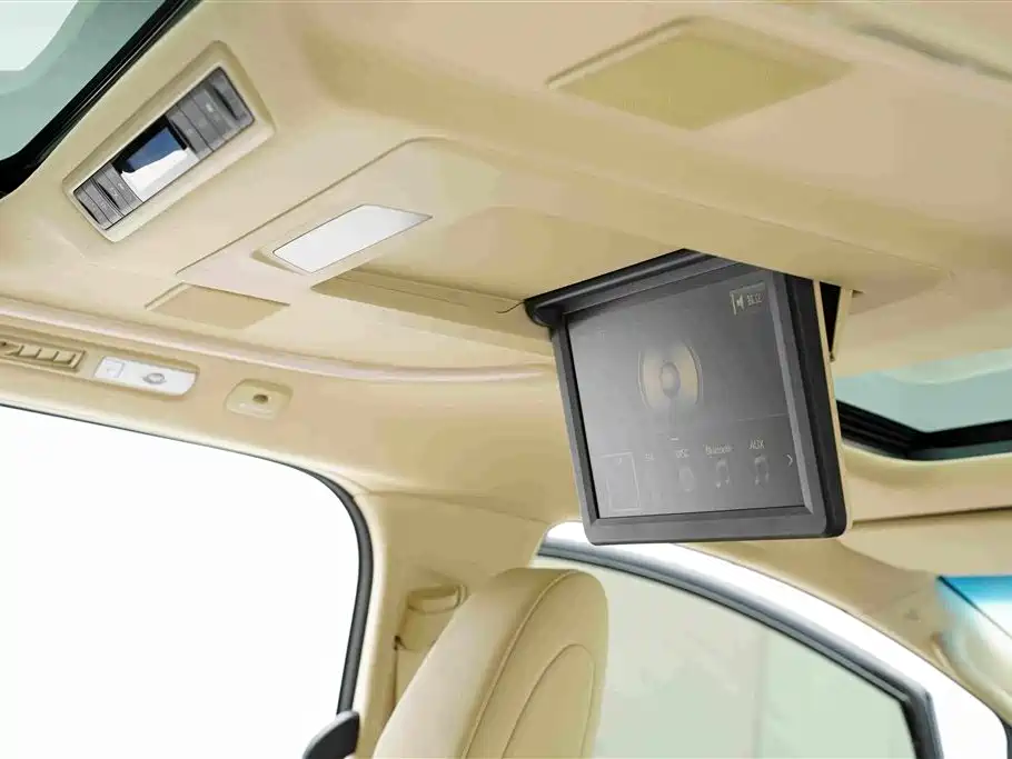 Toyota Alphard — миниатюра 24