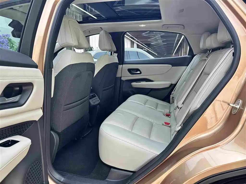Nissan Ariya — миниатюра 10
