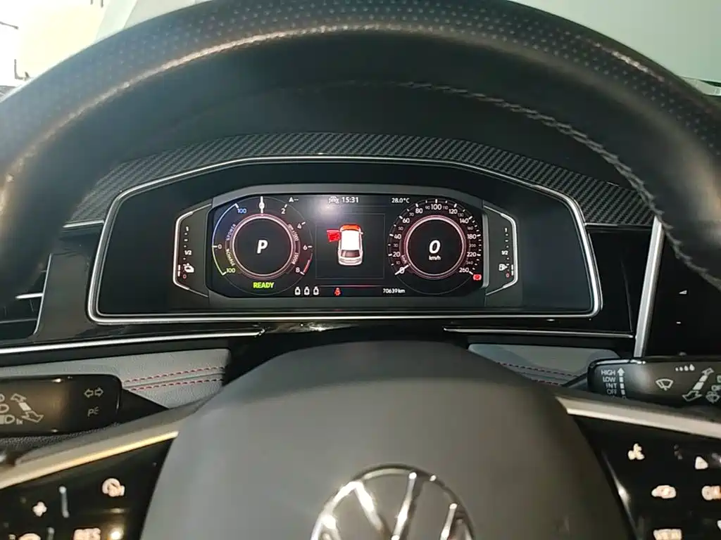 Volkswagen Tiguan L PHEV — миниатюра 12