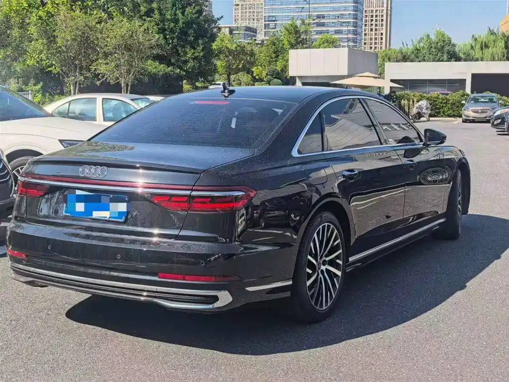 Audi A8 — миниатюра 5
