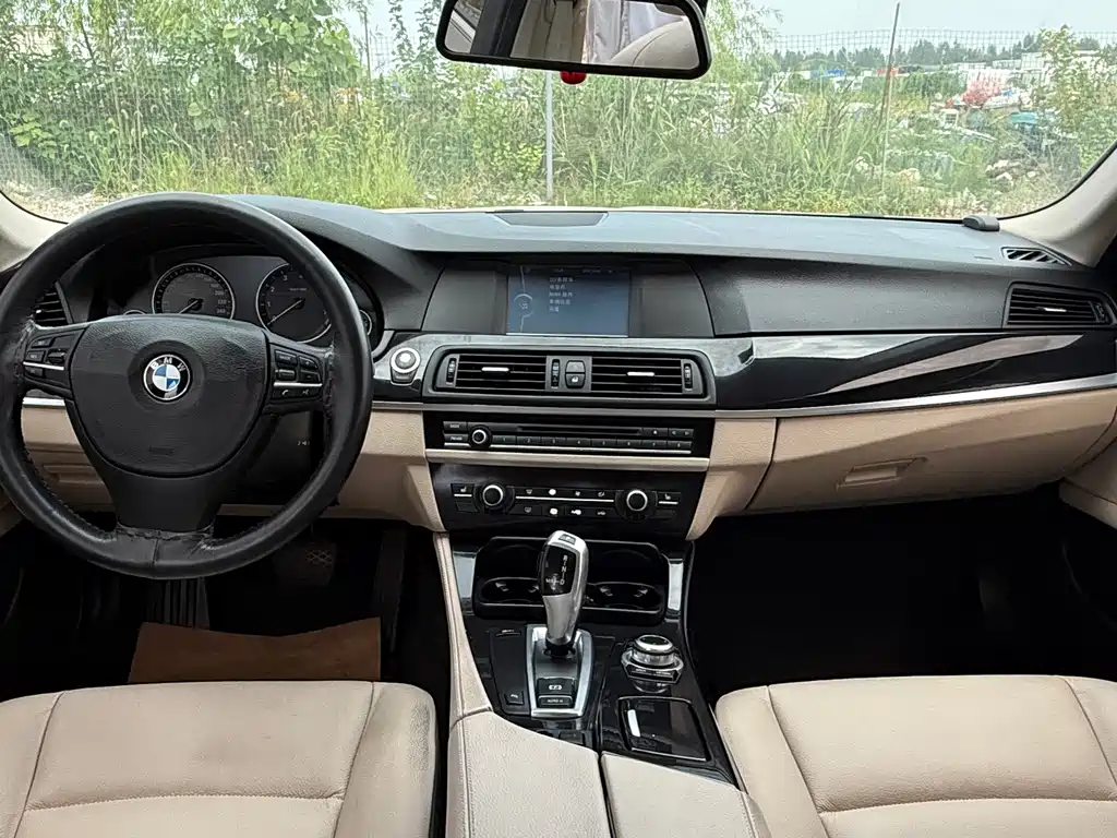BMW 5 Series — миниатюра 2