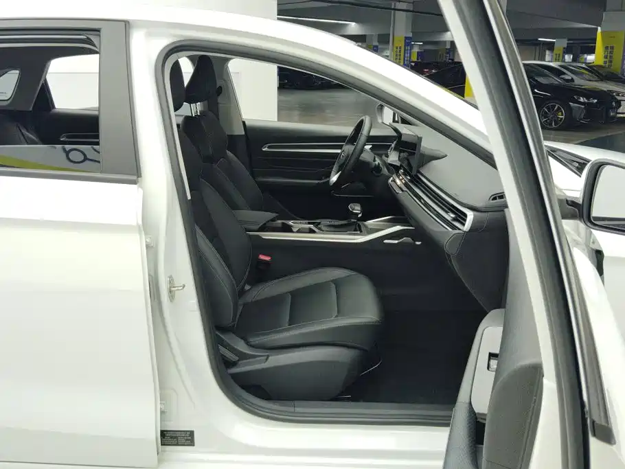 Geely Emgrand — миниатюра 8
