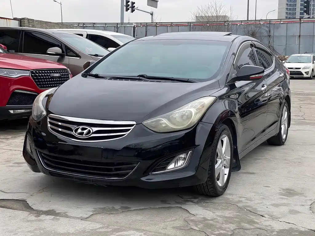 Hyundai Elantra Langdong 2012