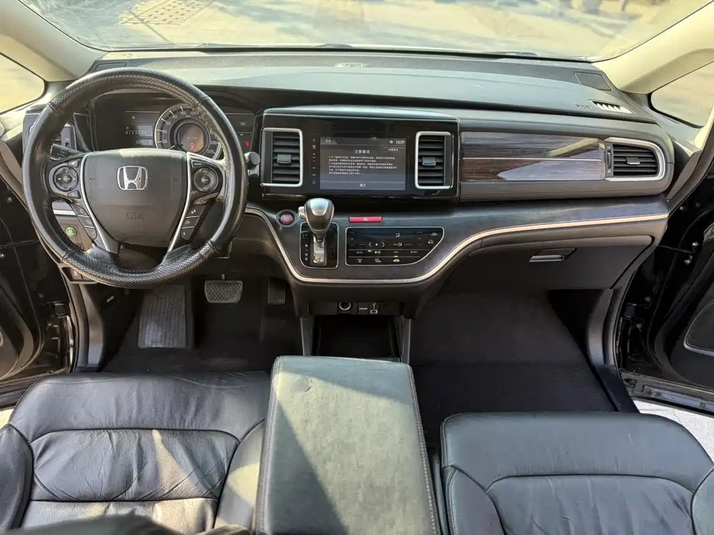 Honda Elysion — миниатюра 8