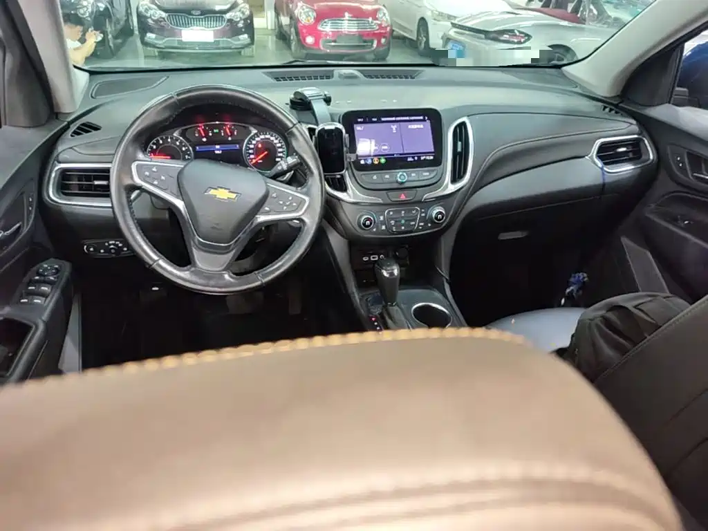 Chevrolet Equinox — миниатюра 10