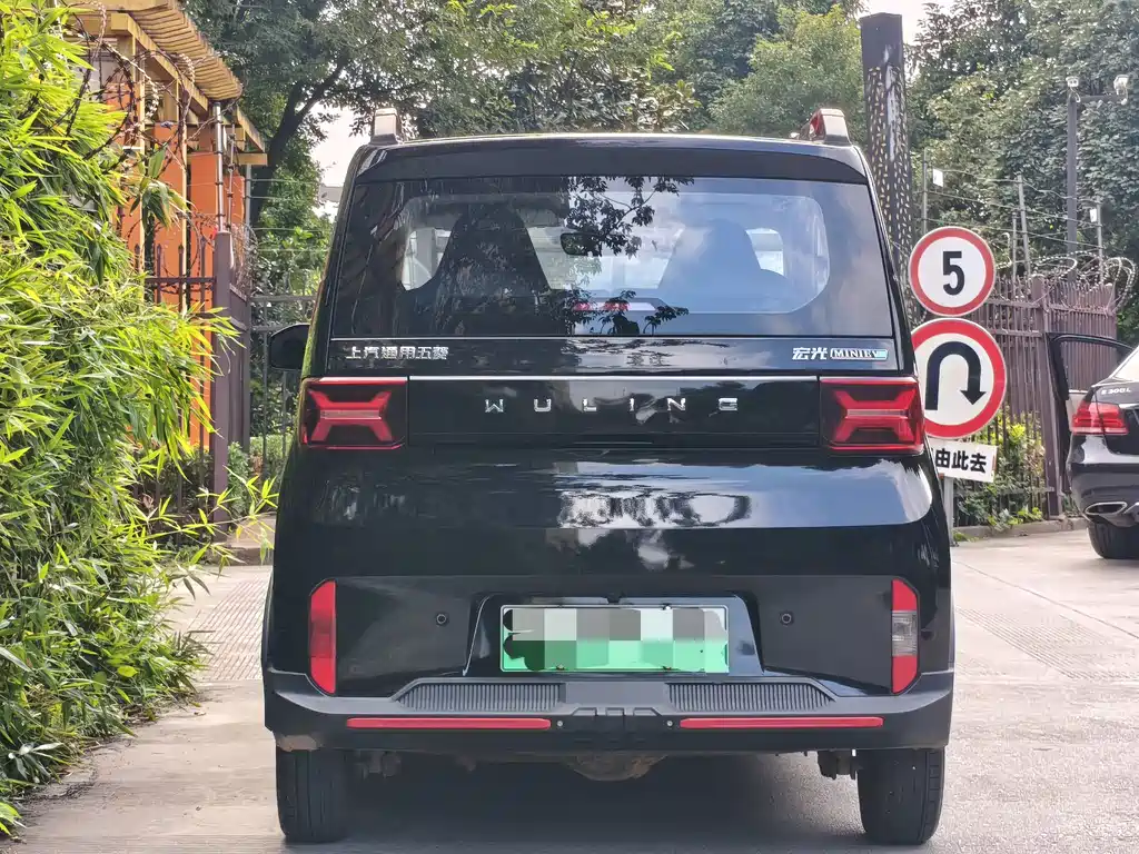 Wuling MINIEV — миниатюра 7