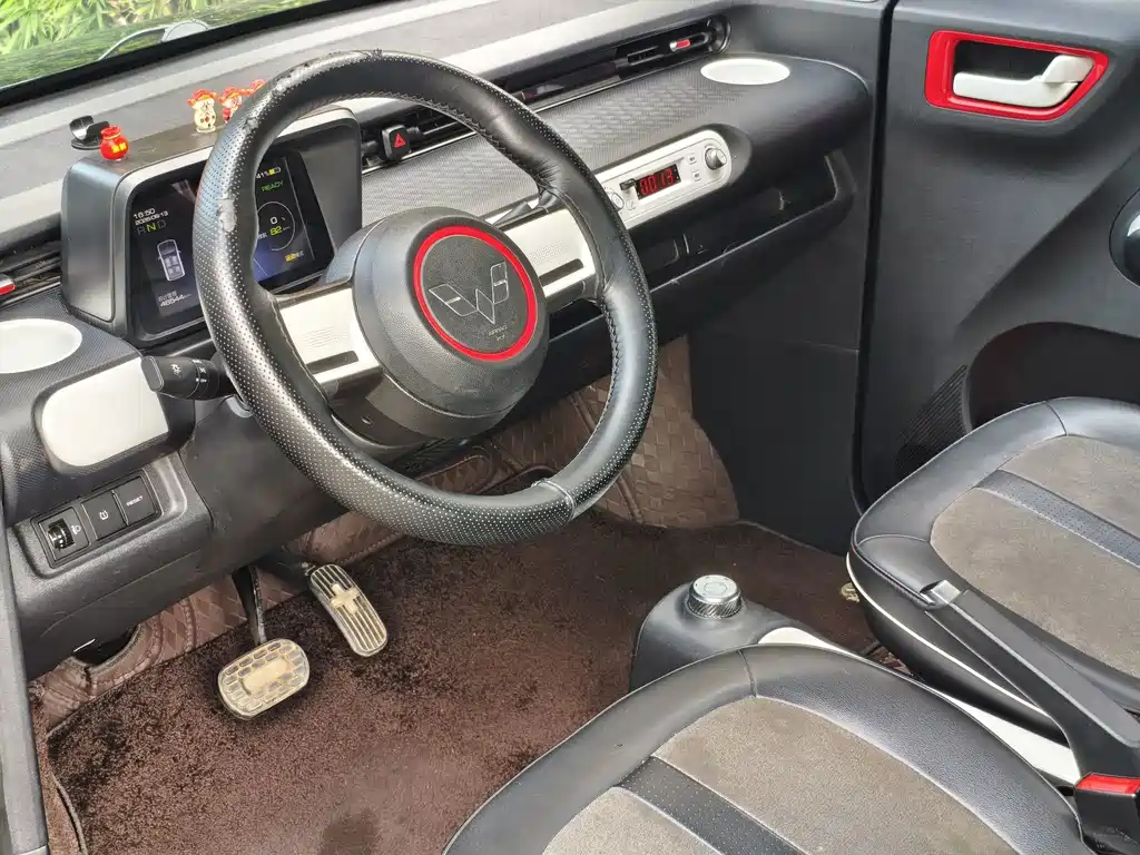 Wuling MINIEV — миниатюра 10