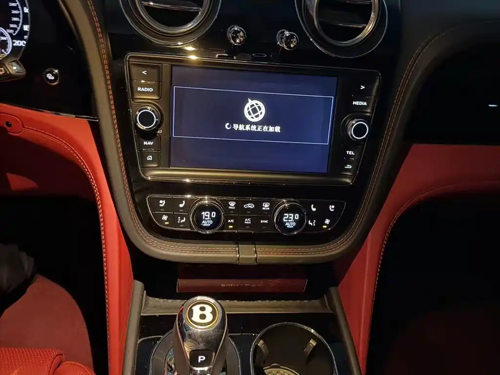 Bentley Bentayga — миниатюра 3