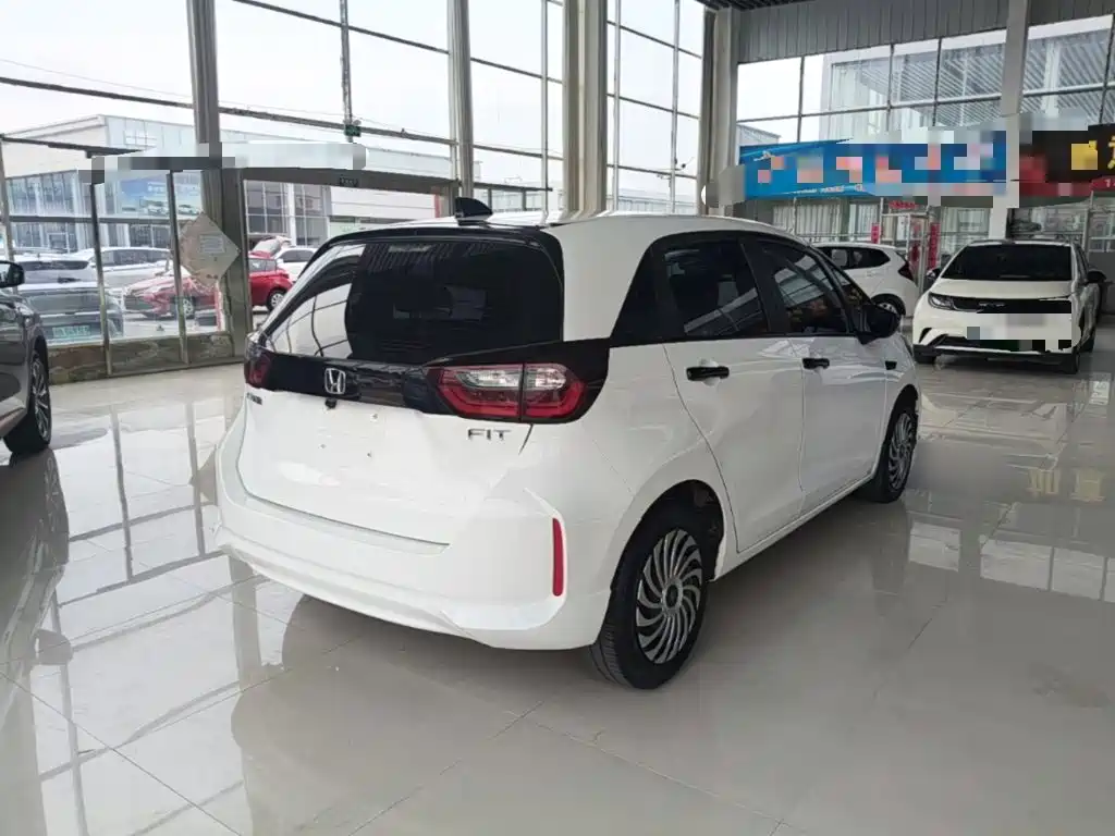 Honda Fit — миниатюра 7