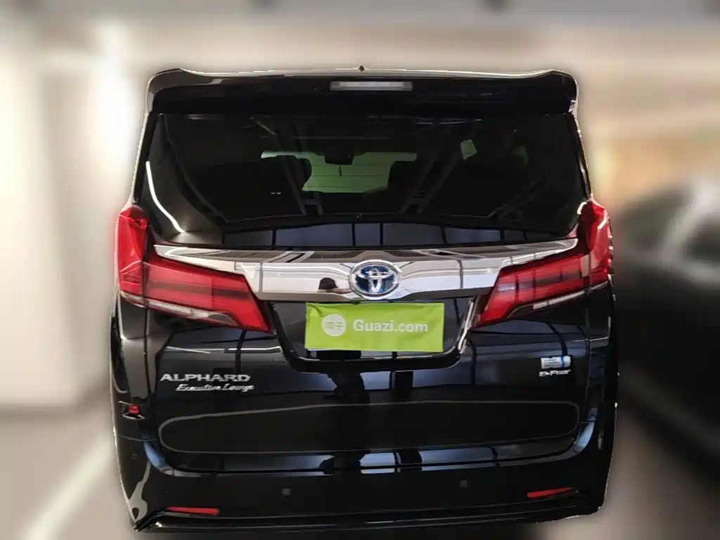 Toyota Alphard — миниатюра 8