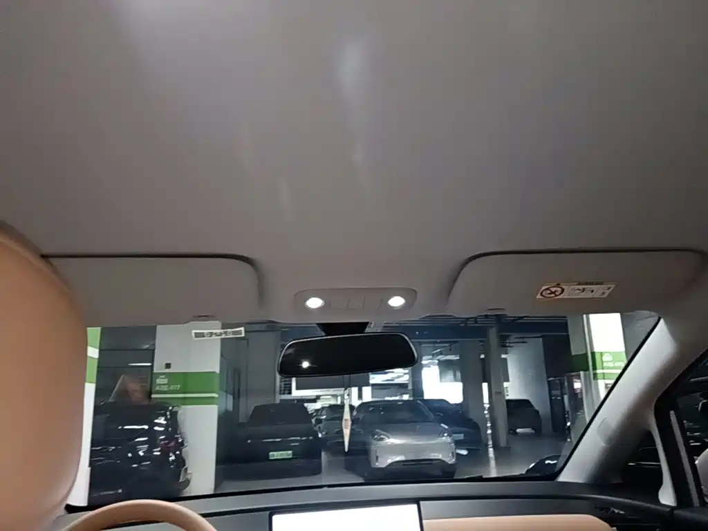 Wuling Xingguang 730 New Energy — миниатюра 18