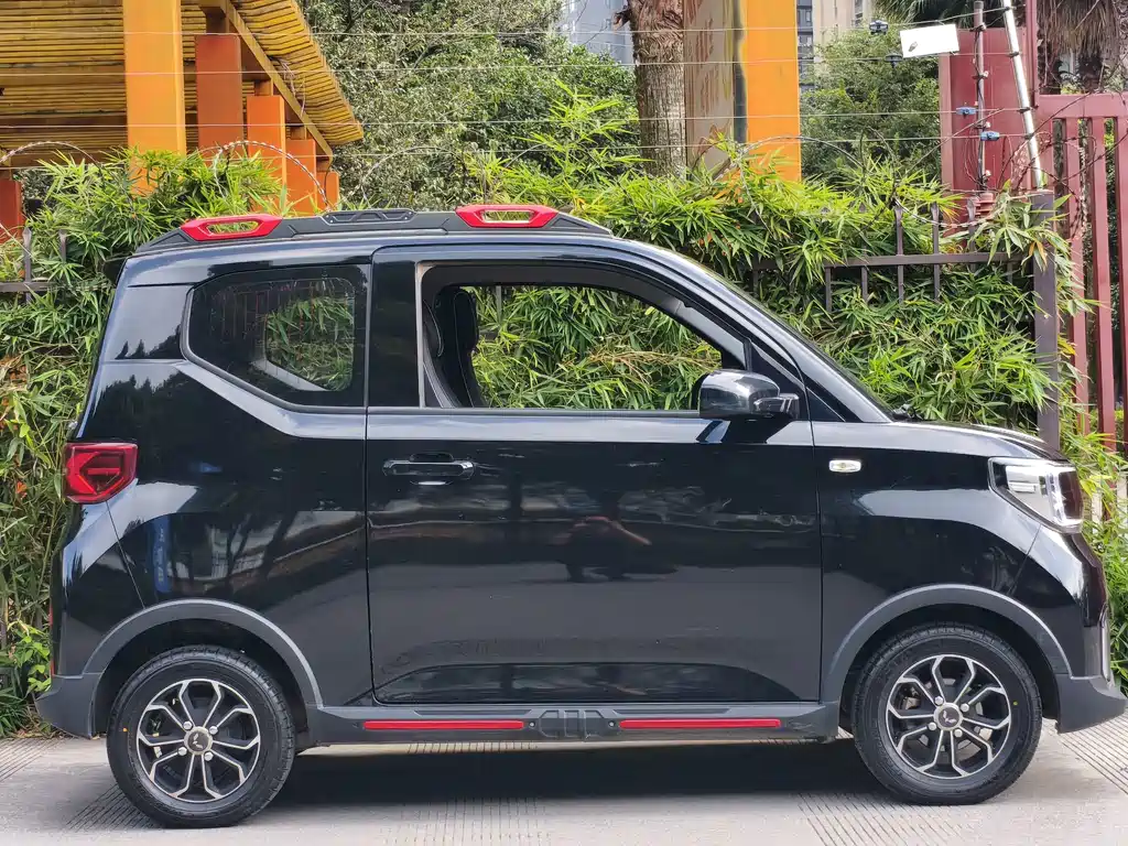 Wuling MINIEV — миниатюра 4