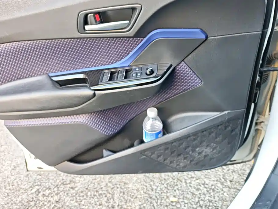 Toyota C-HR — миниатюра 7