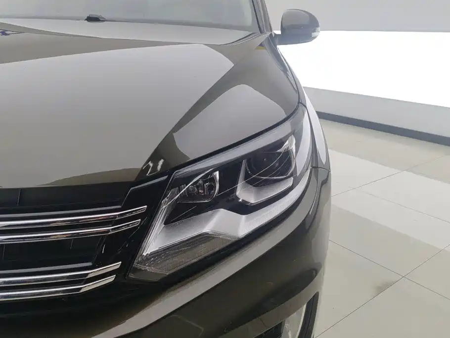Volkswagen Tiguan — миниатюра 5