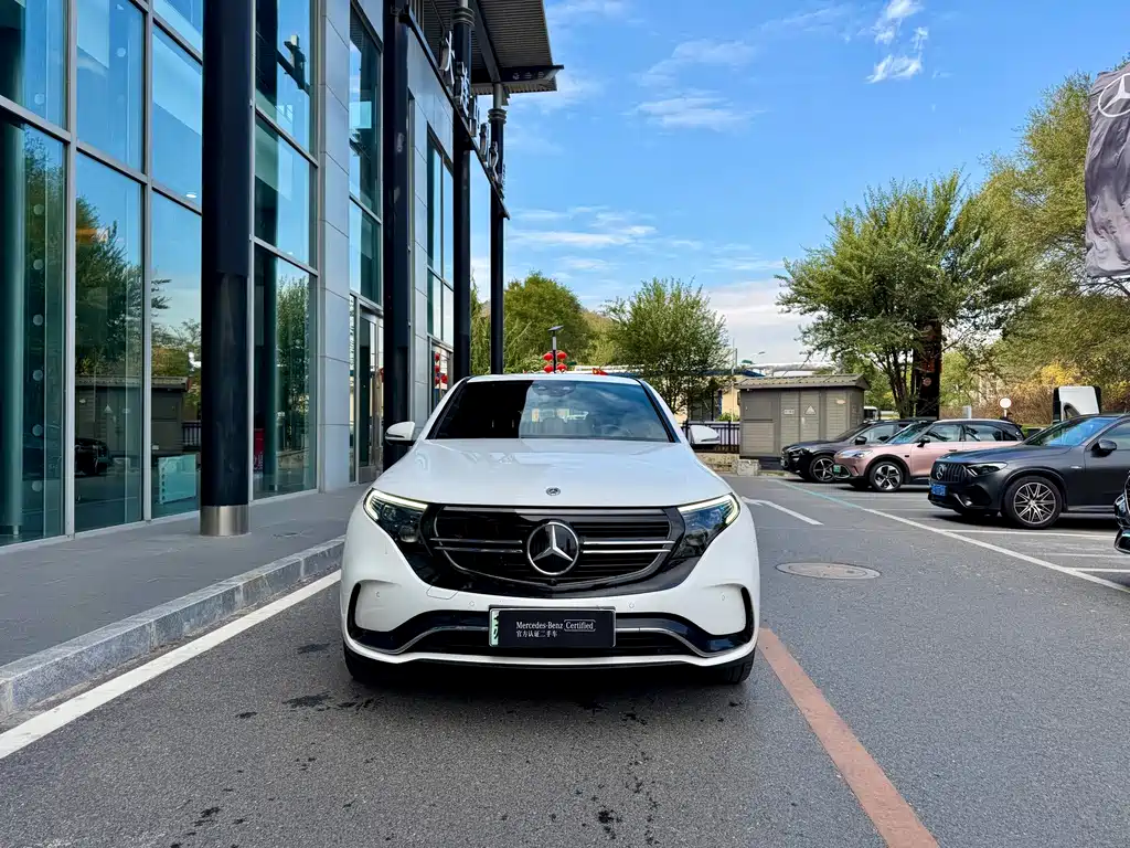 Mercedes-Benz EQC — миниатюра 2
