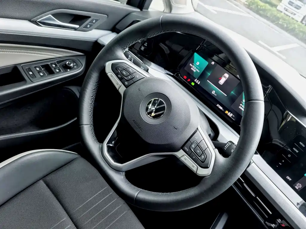 Volkswagen Golf — миниатюра 10