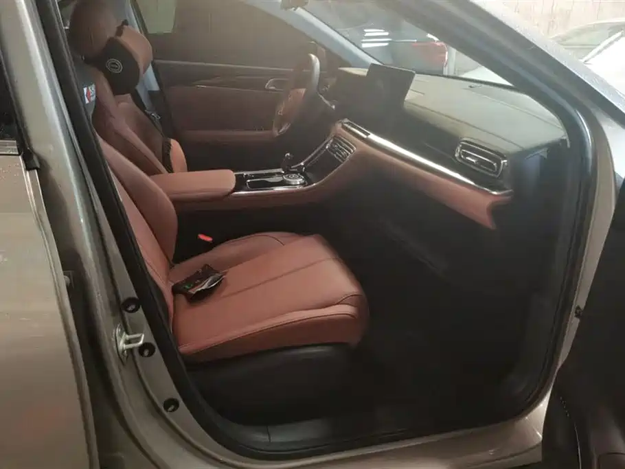 Geely Emgrand 2026 5 1.5T DCT Flagship