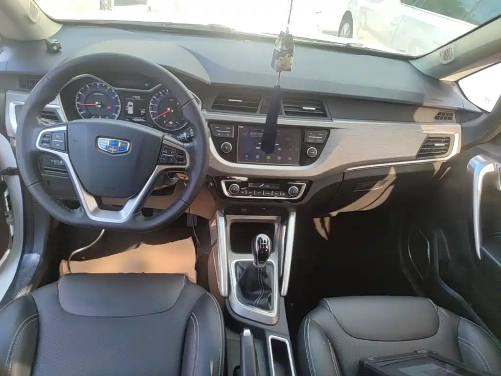 Geely Vision X3 — миниатюра 10