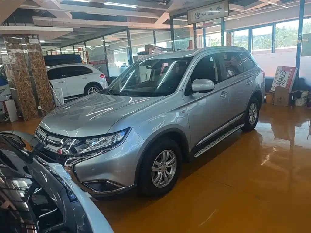 Купить Mitsubishi Outlander