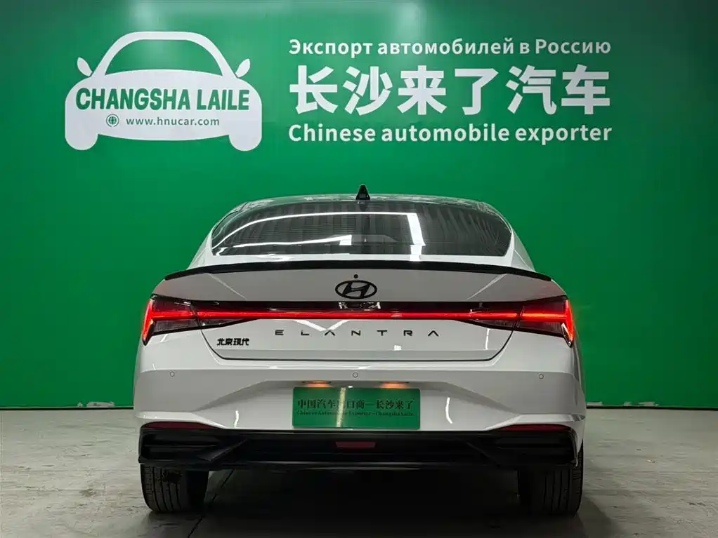 HYUNDAI ELANTRA