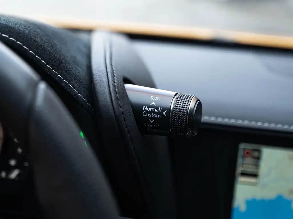 Lexus LC — миниатюра 18