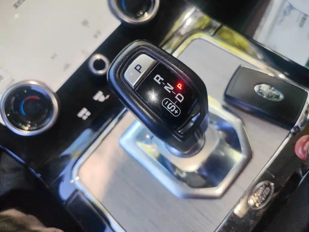 Land Rover Evoque PHEV — миниатюра 15
