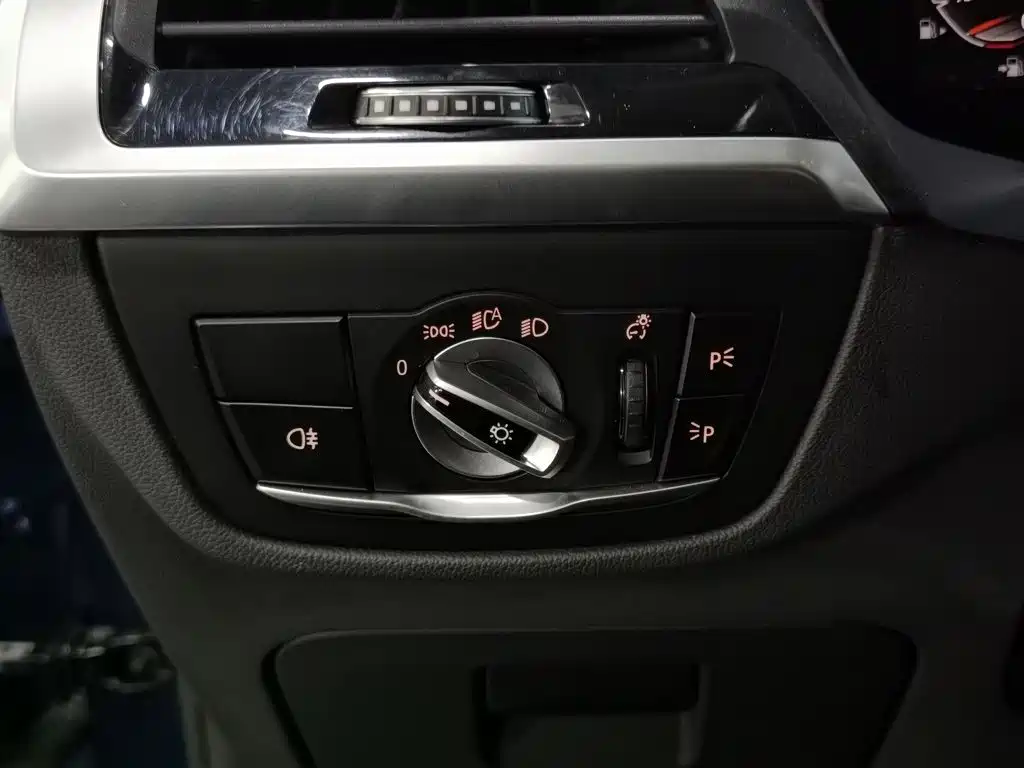 BMW X3 — миниатюра 21