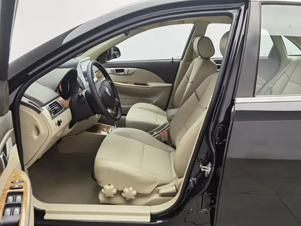 Buick Excelle — миниатюра 10