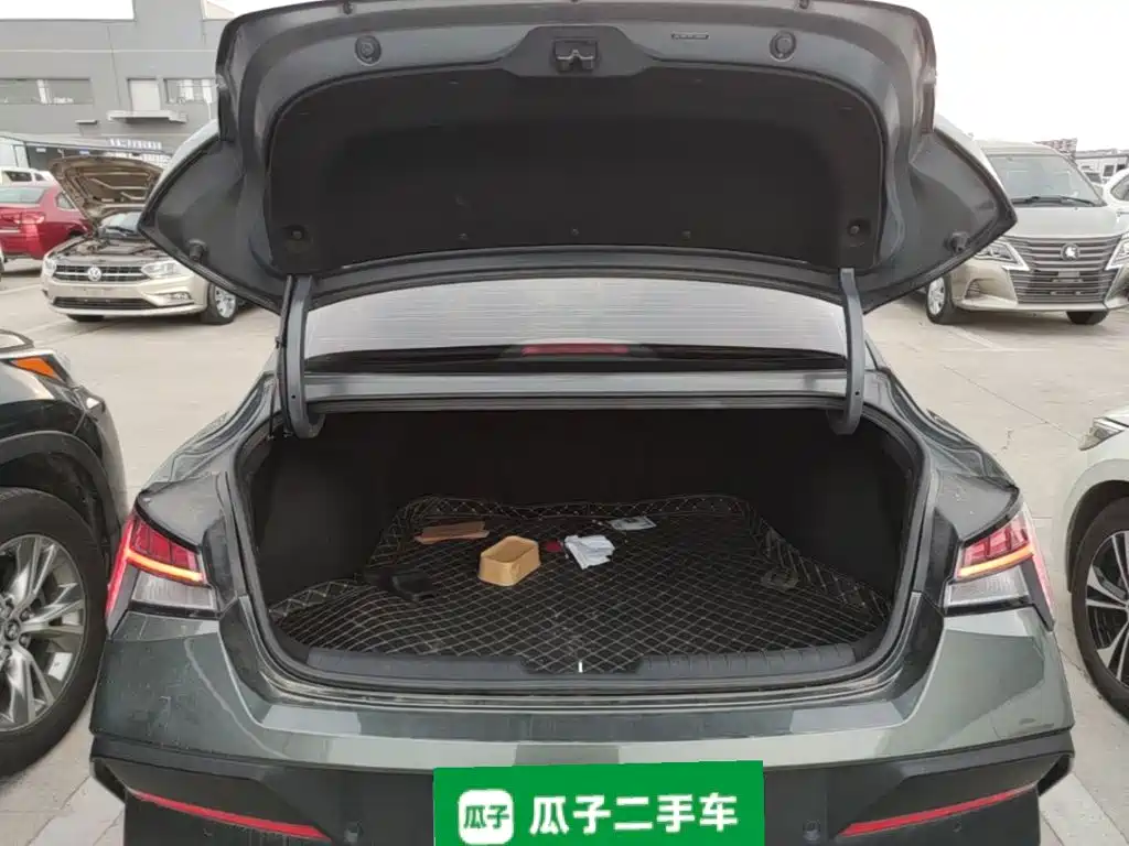 Hyundai Elantra — миниатюра 19