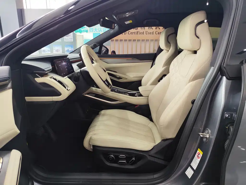 BYD L EV — миниатюра 5