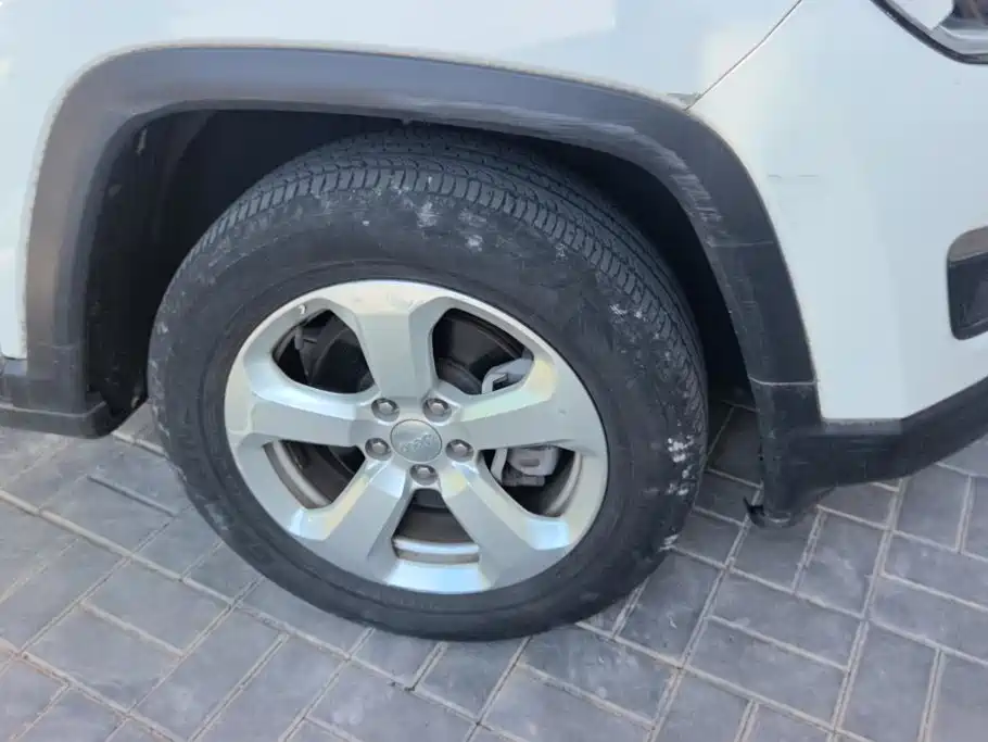 Jeep Compass — миниатюра 6