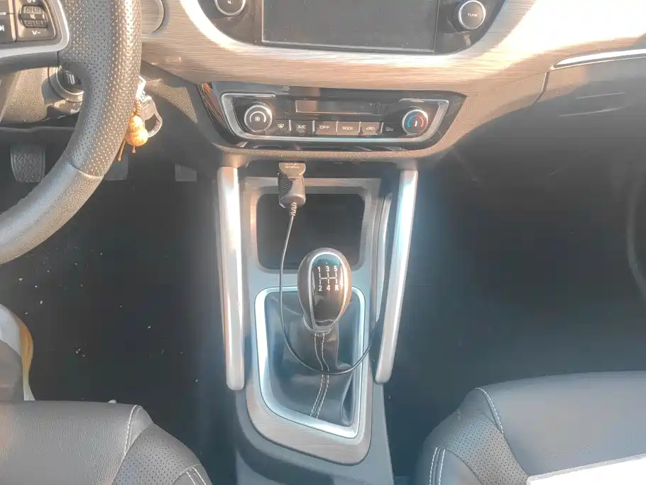 Geely Vision X3 — миниатюра 16